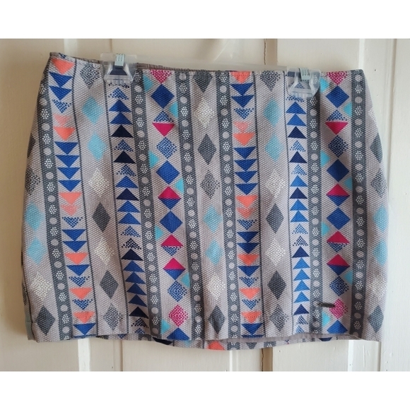 Hollister Geometric Aztec Print Mini Skirt - Picture 2 of 7